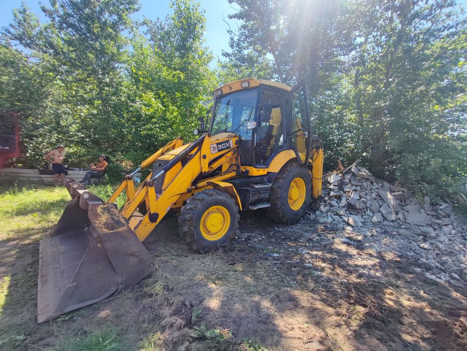 Продаётся экскаватор-погрузчик JCB 3cx