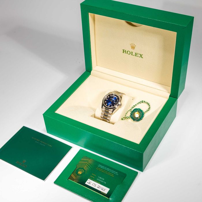 Rolex Day-date “President” 36mm 128239 Blue Ombre Diamond dial White gold