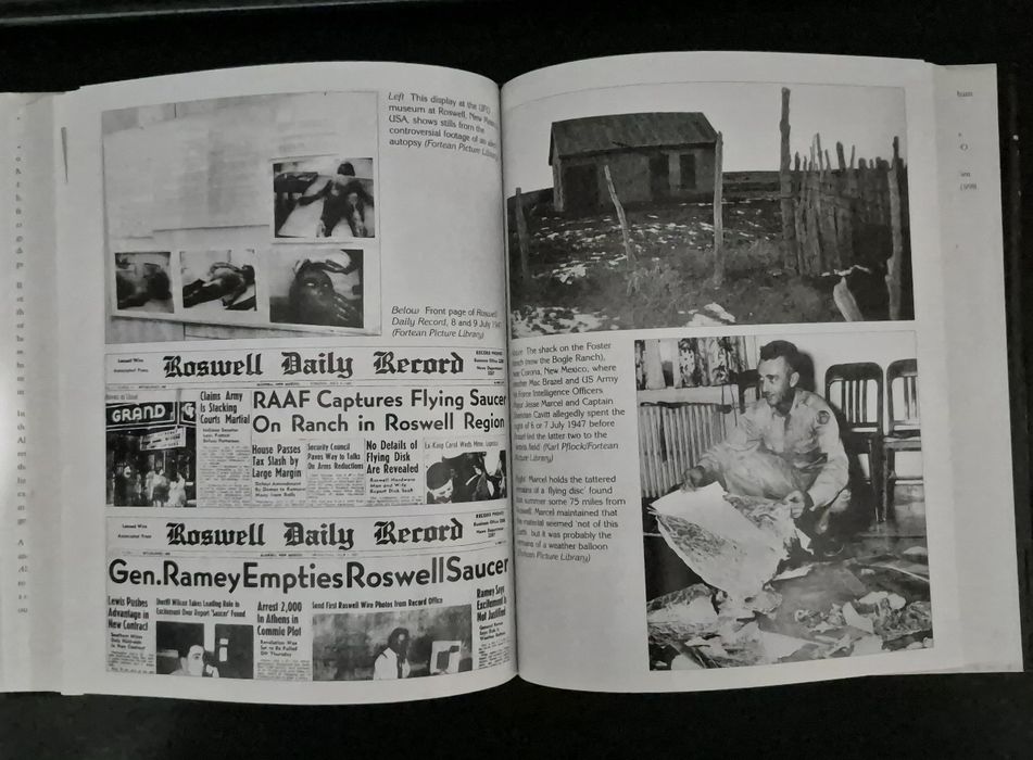 The Encyclopedia of Alien Encounters – Alan Baker (Hardcover)