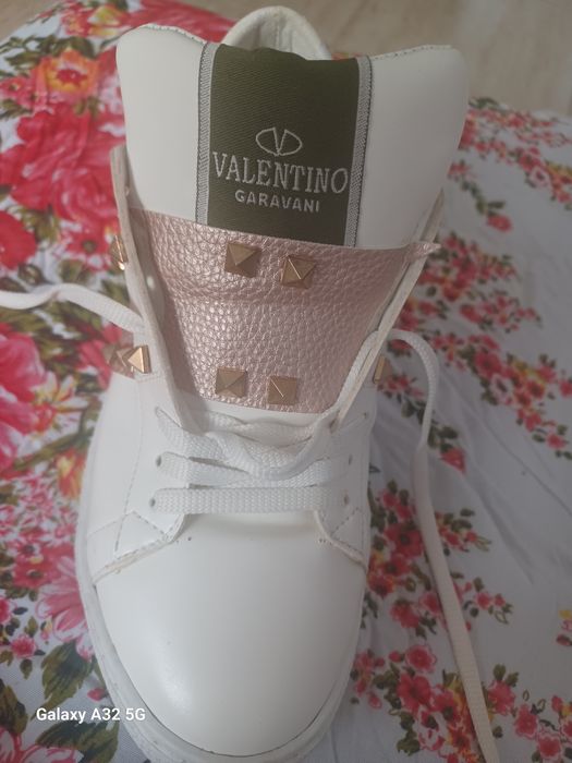 Adidași Valentino