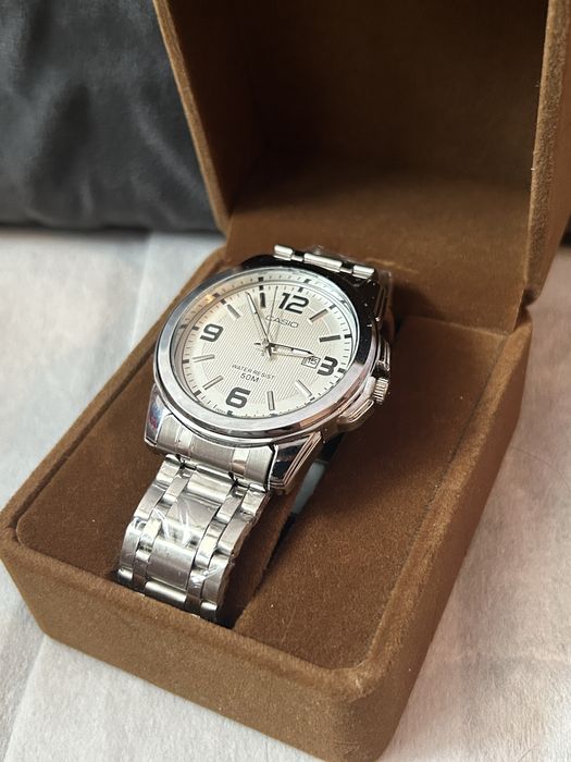 Мужские часый.