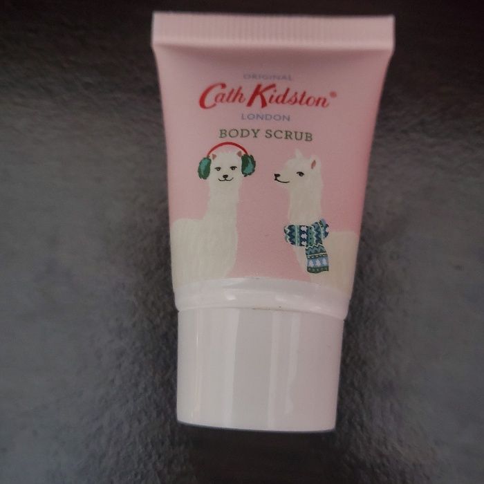 скраб за тяло тяло - 5 лв.