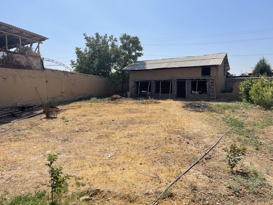 Yer sotiladi, uchastka sotiladi,uy sotiladi,