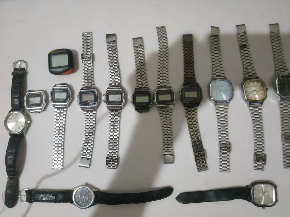 Продам часы на запчасти наручные