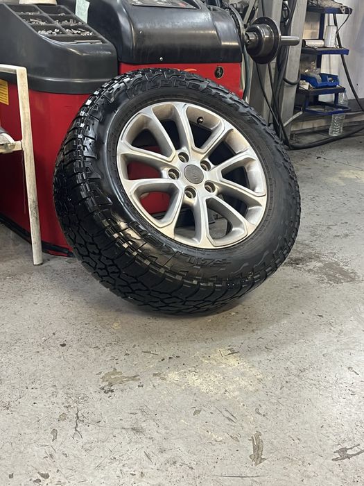 Гуми Falken Wildpeak A/T 265/60/18 ,свалени от Jeep Grand Cherokee