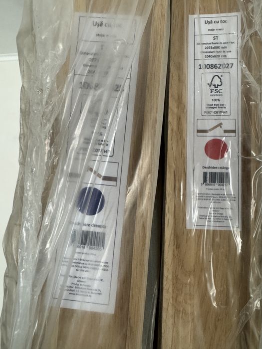 Vand  doua usi noi de stejar