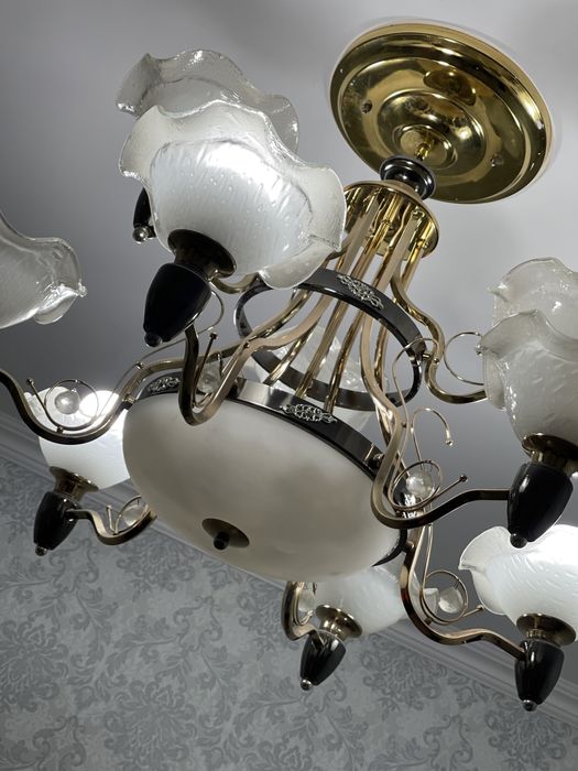 Люстра Богато Смотрится