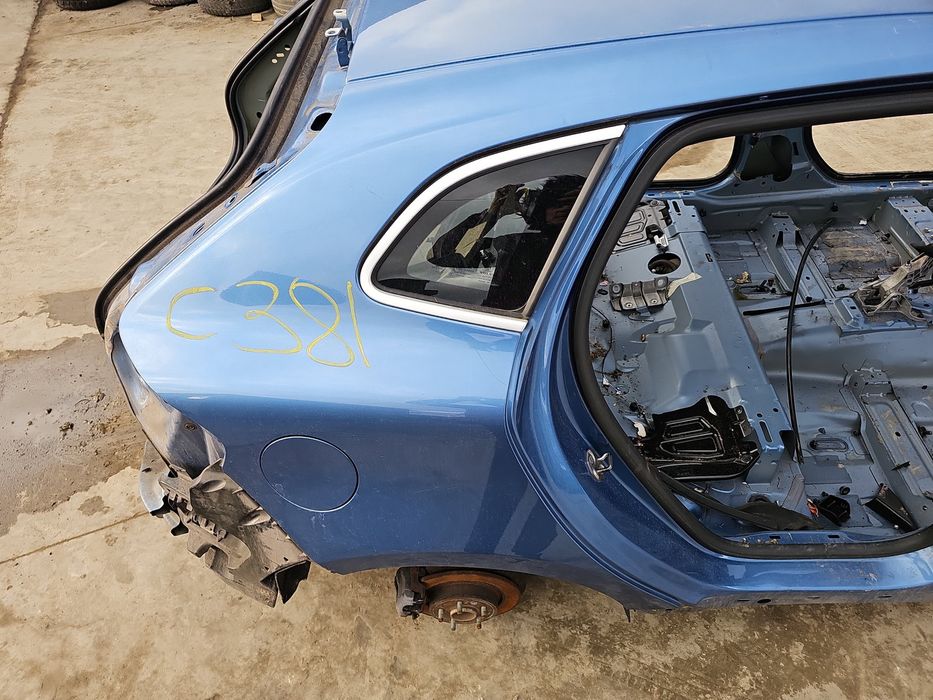 Aripa dreapta spate Volvo V40 Rdesign [Fabr 2013-2019] OEM