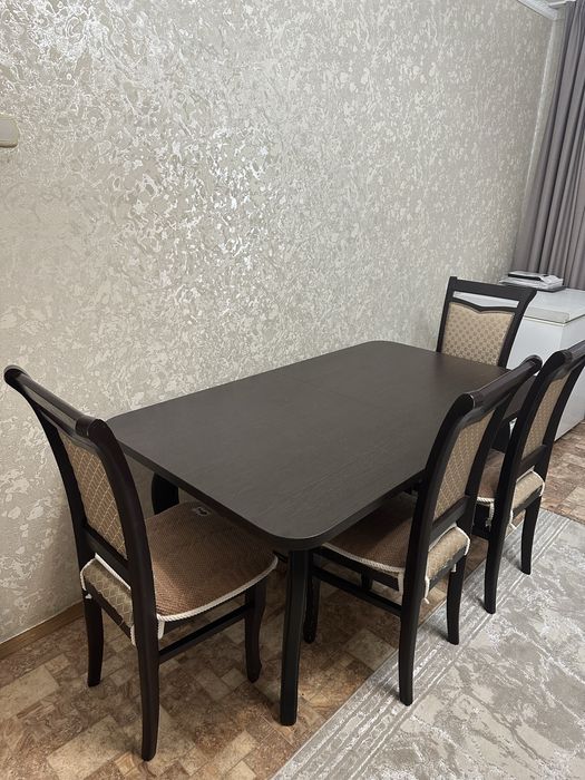 Продам стол со стульями в идеальном состоянии