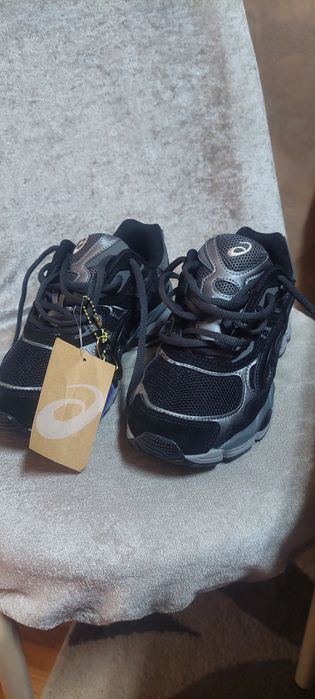 Adidasi Asics Gel-NYC. Marimea 40