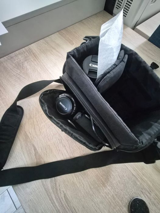 Продам фотоаппарат  Canon EOS 700D