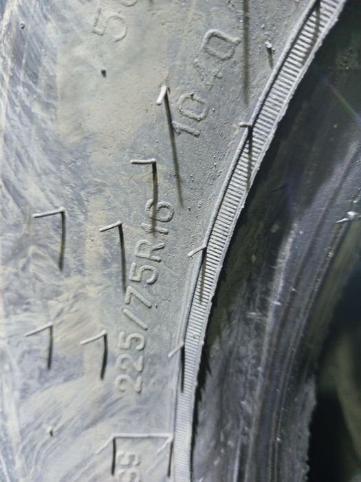 Продам пару 225 75 r16
