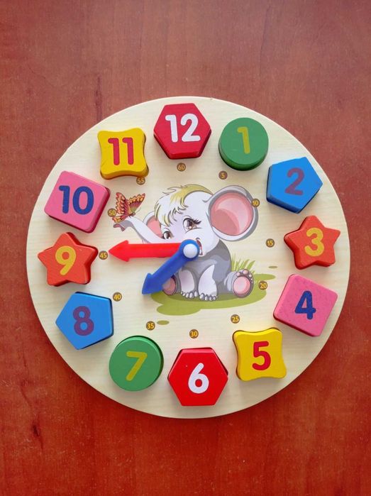 Детски интерактивен дървен часовник