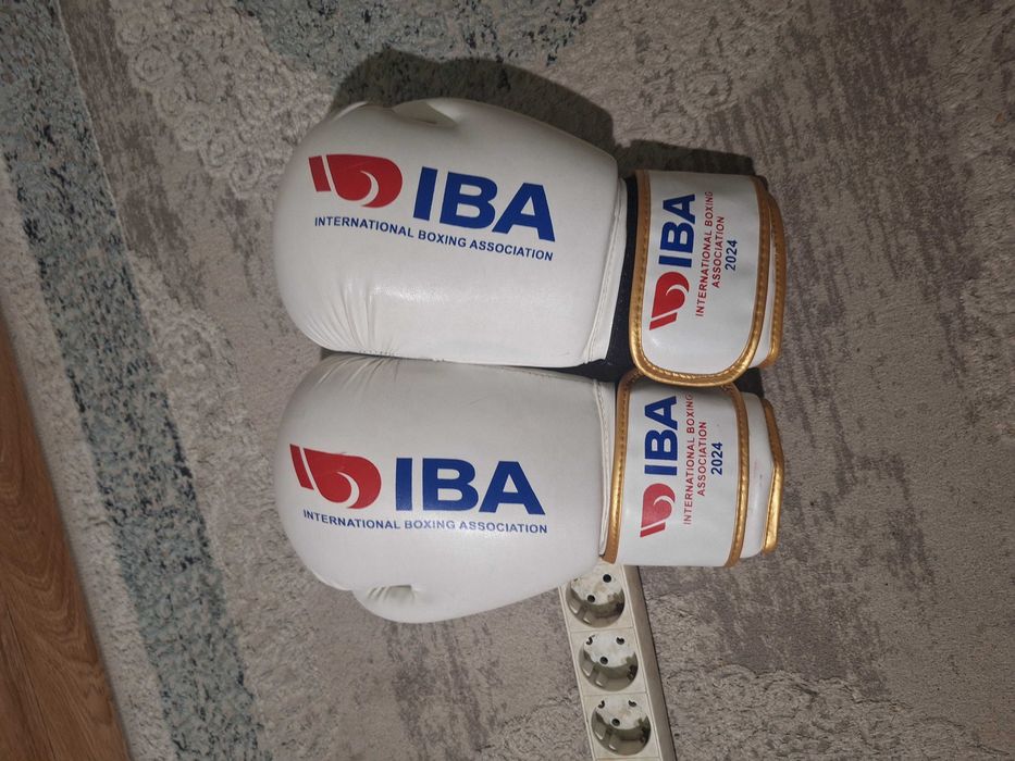 Боксерские перчатки