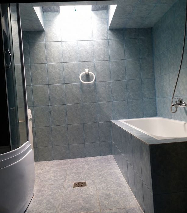 Apartament 4 camere -  semidecomandat  recompartimentat Zona Frumoasa