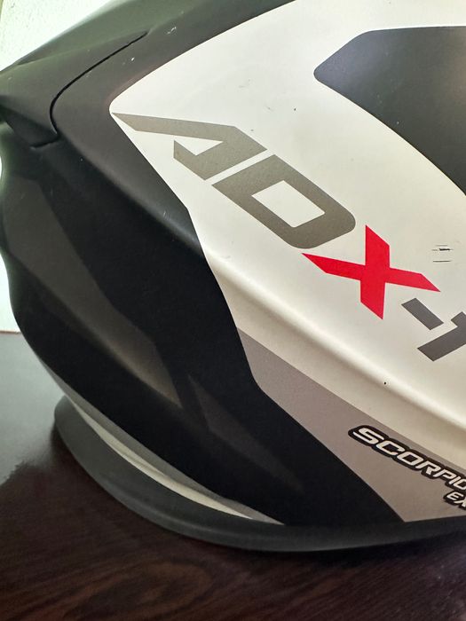 Каска Scorpion Exo ADX-1