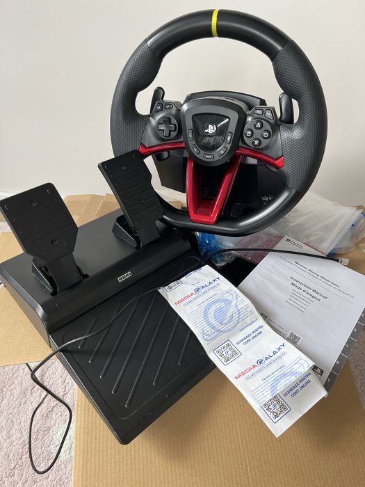 Wireless Racing Wheel Apex pt PS5, PS4 consoles and Windows PC aflat inca 3 luni in garantie