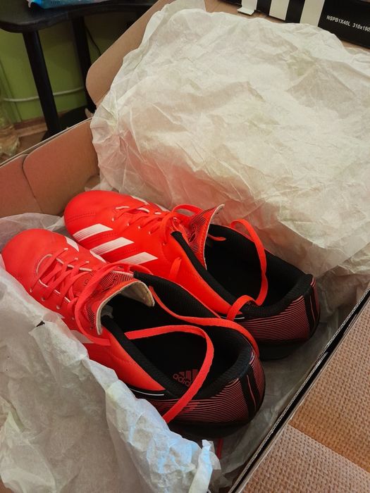 Футболни обувки Адидас 42