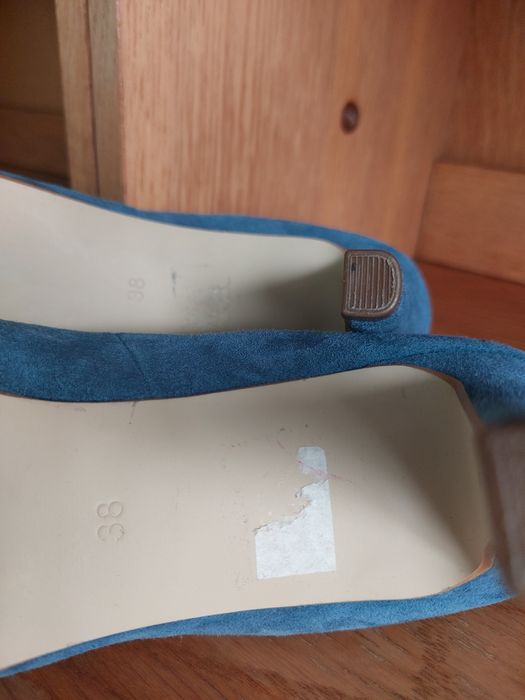 Vând pantofi albaștri