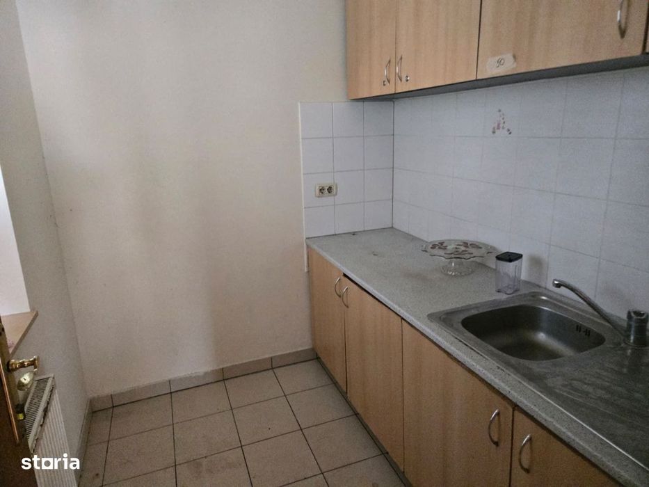 Cladire moderna 14 camere, 4baii, 10 locuri de parcare, Mehala