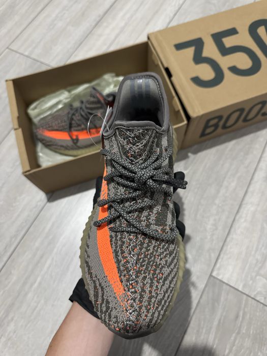 Adidas Yeezy Boost 350 V2 Carbon Beluga – Noi, în cutie