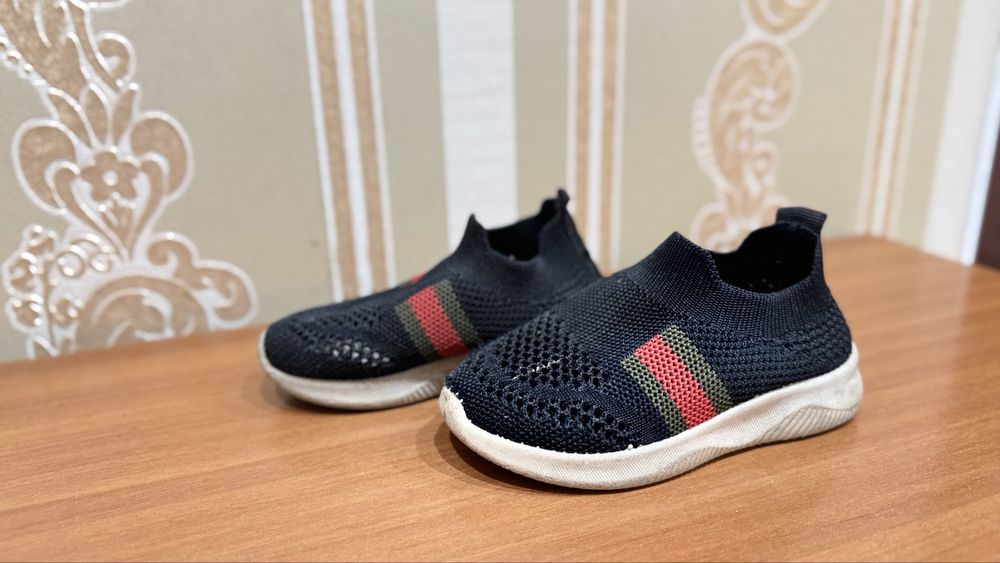 Детская обувь продам