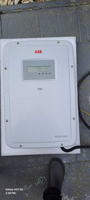 Invertor fotovoltaic trifazat