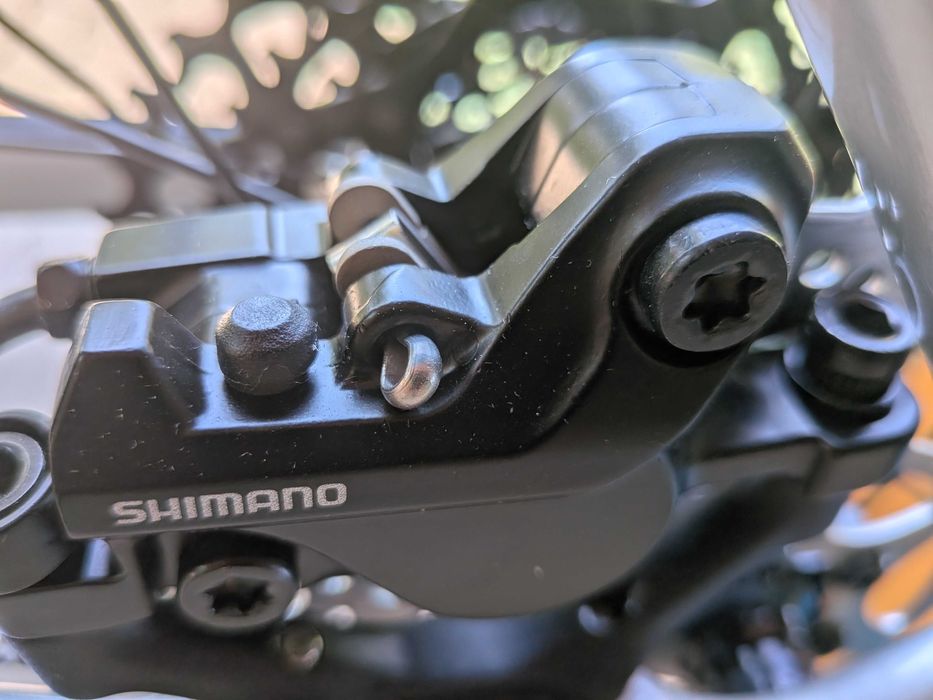Set frane pentru bicicleta Shimano MT501 cu 2 pistoane hidraulice