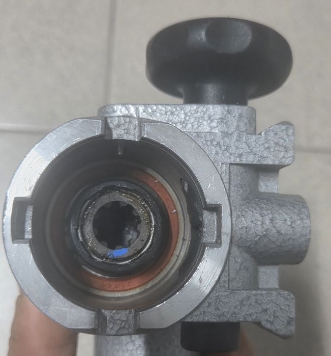 Bormasina Carota  Bosch GDB 1600 DE Mașină de Karotat Profesională Nouă Carota Bosch Noua  Avem si 3 carote de  87 / 82 / 67 Noi si Capul la Carotat