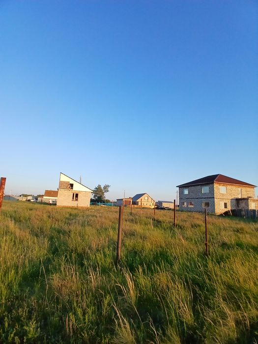 Продам участок с постройкой