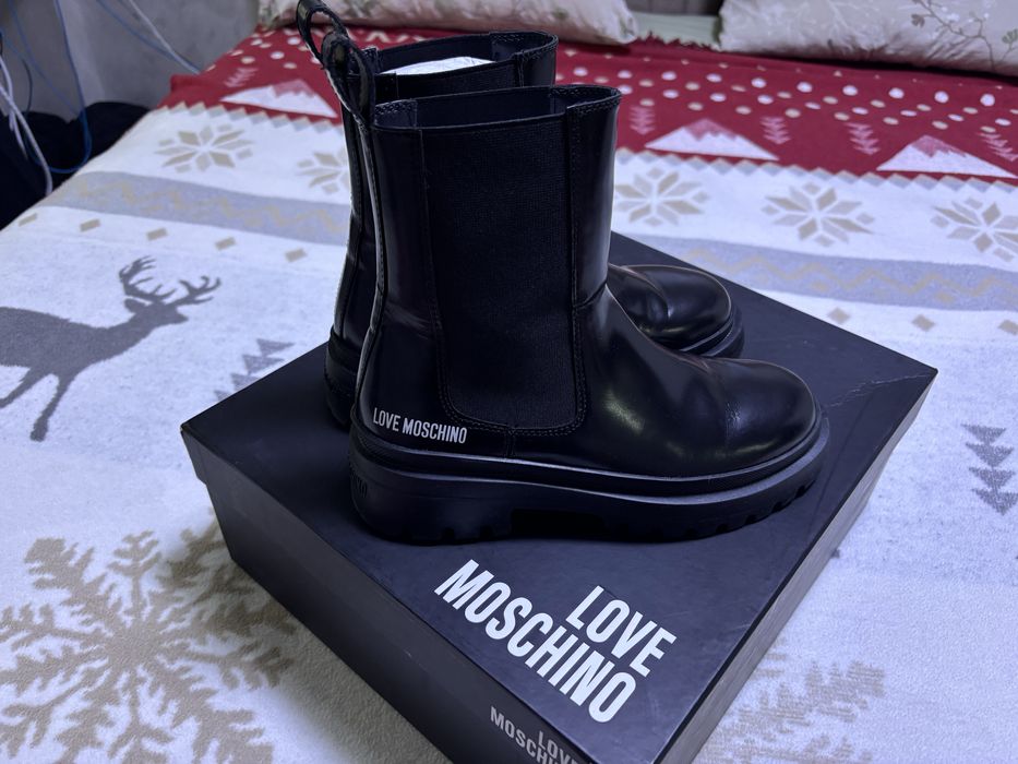 Love Moschino боти