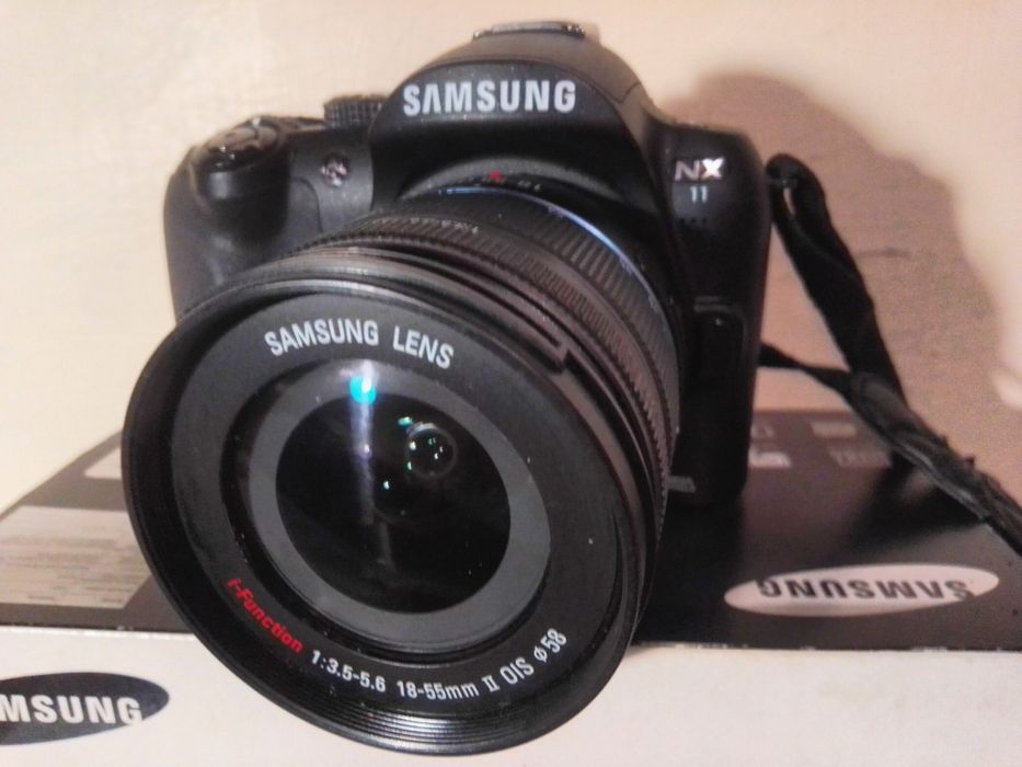 Фотоаппарат Samsung NX 11
