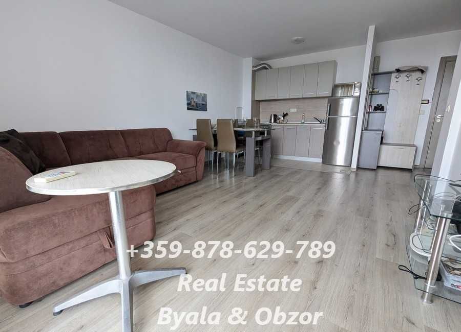 Двустаен апартамент с красива морска панорама в гр.Бяла