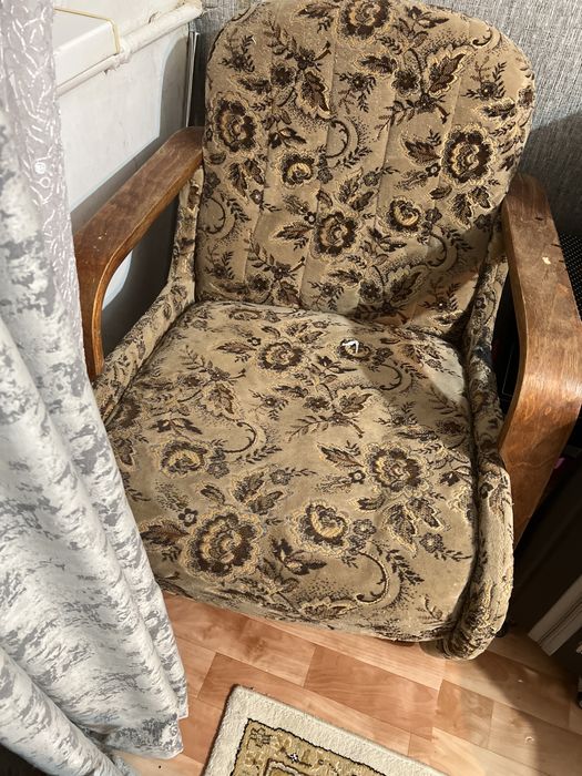 Диван и кресло старой модели