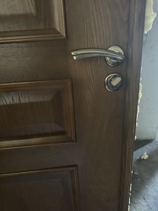 Продаю межкомнатные двери