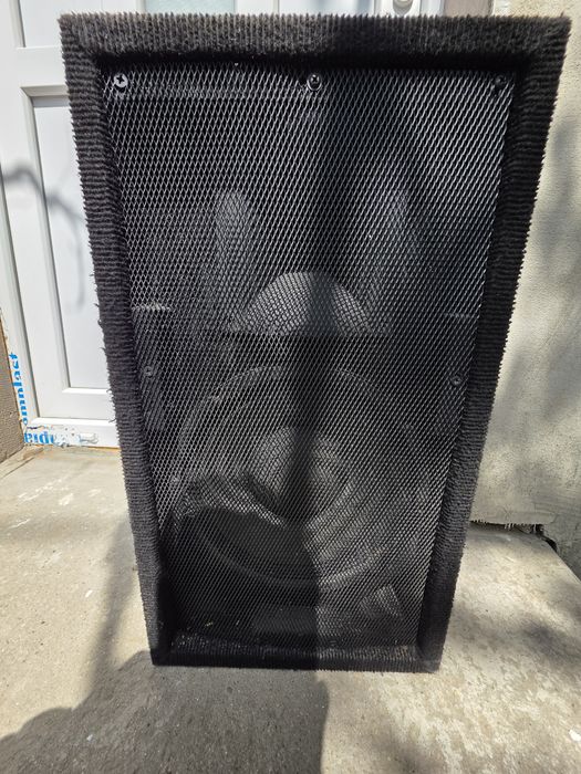 Se vând boxe  bune active