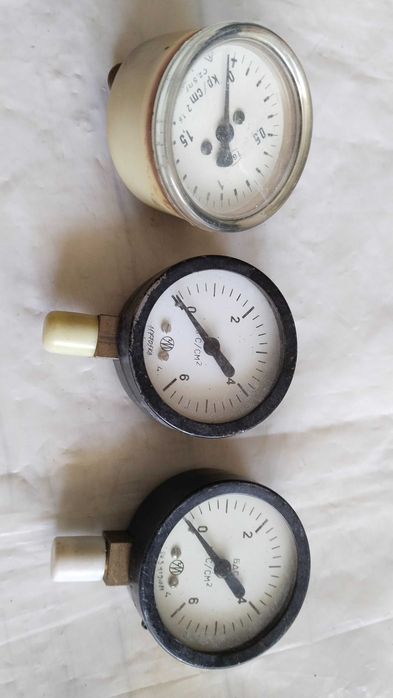 Кранове за вода спирателни и манометри