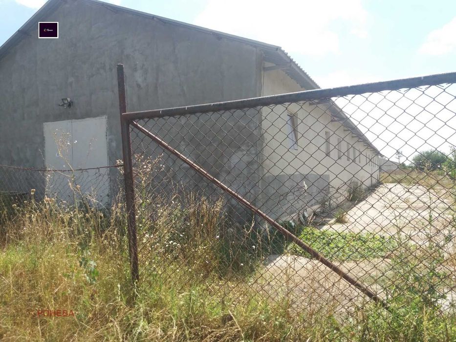 Склад в Варна, област-с.Левски площ 874 цена 184900