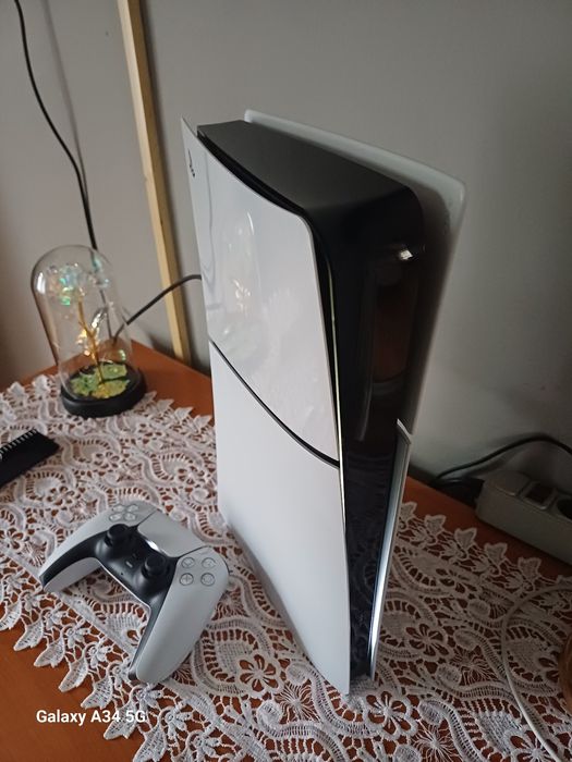 Vând  PlayStation 5