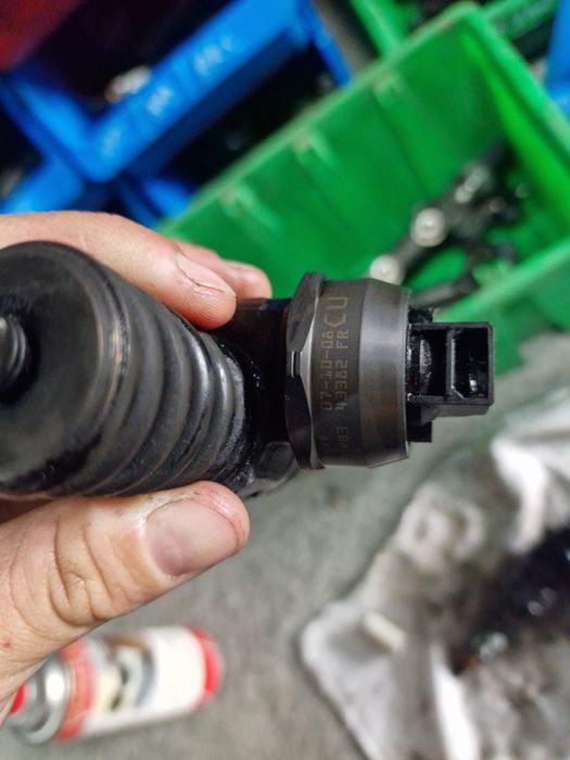 Injector injectoare 2.0 BMM vw golf 5 passat b6 seat leon octavia 2