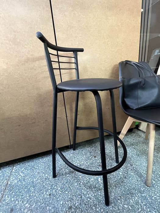 Продам барный стул