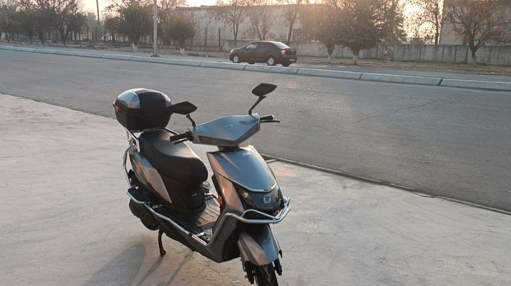 Skuter sotiladi 600$