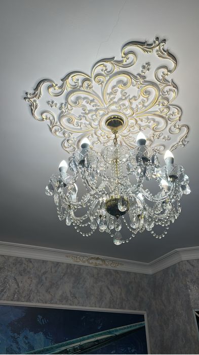Продам люстры  чешское стекло, покупала в магазине Прага