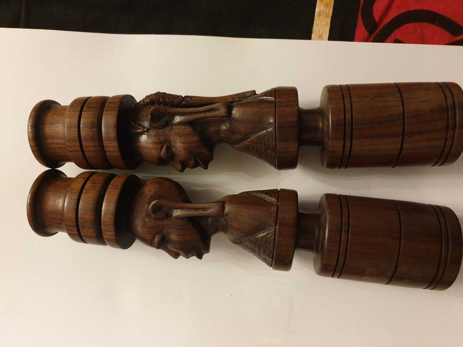 vand set nou sfesnice africane din lemn de teck