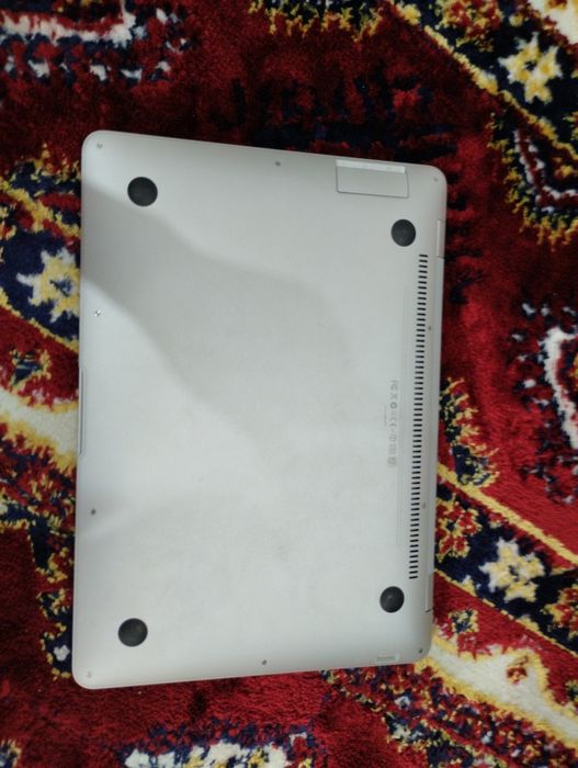 MacBook Air 2011, работает, хорошее состояние