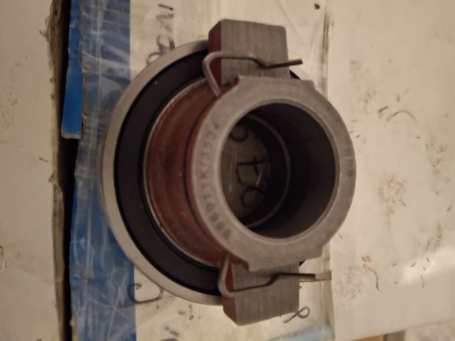 Новый  подшипник  выживной.