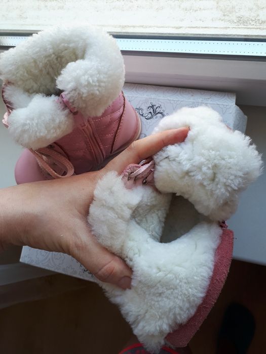 Продам зимние ботиночки