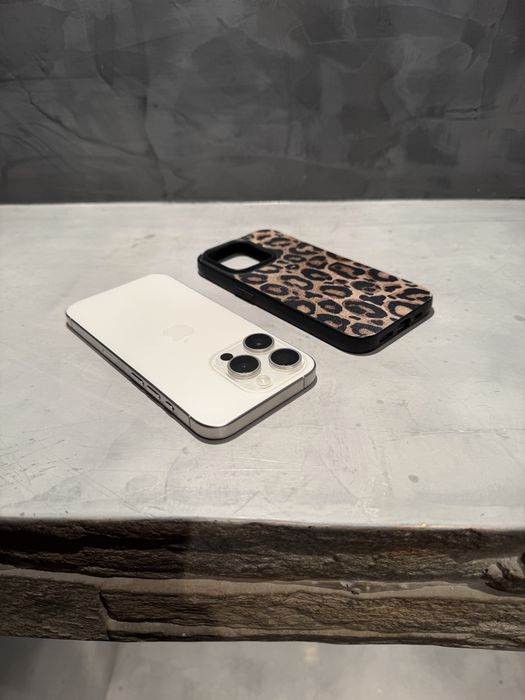 КАТО ЧИСТО НОВ Iphone 15 Pro 1 TB White + подарък