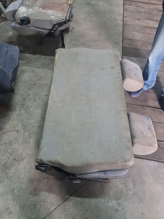 Vând banchete t4 transporter caravelle multivan