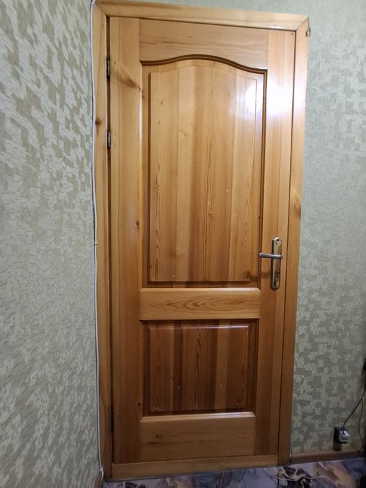 Продам деревянные двери.